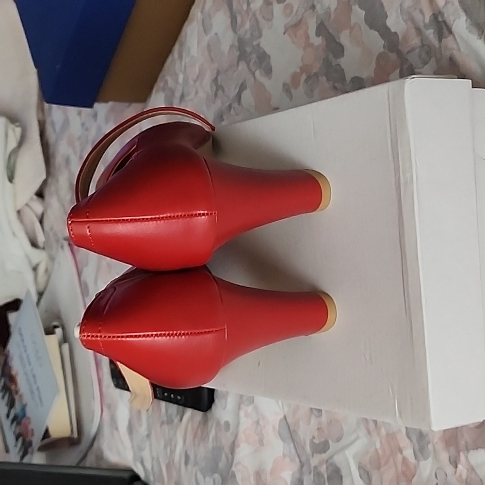 SHOES - Picture 2 of 2